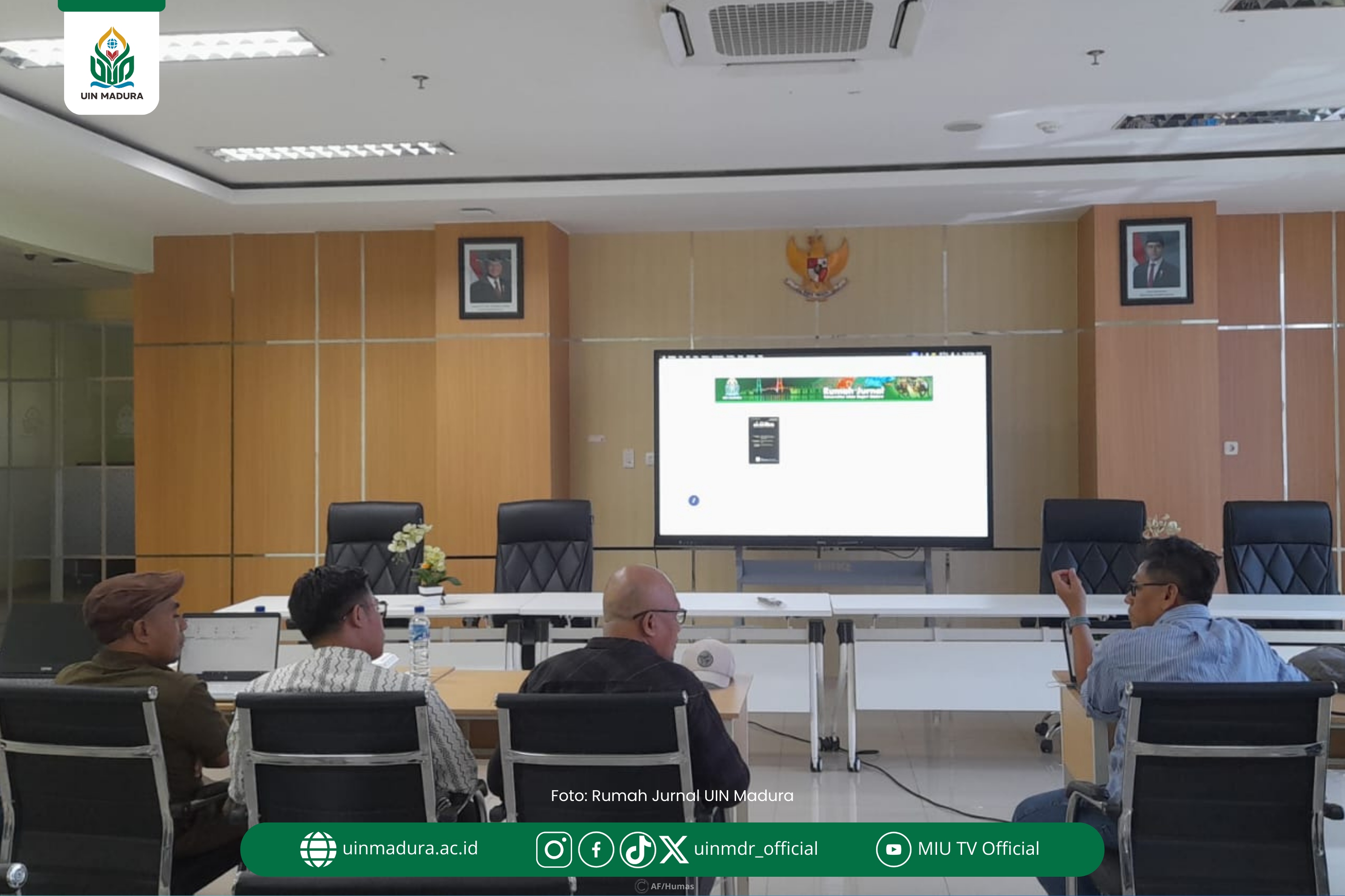Kunjungan Pengelola Jurnal Simulacra UTM ke Rumah Jurnal UIN Madura
