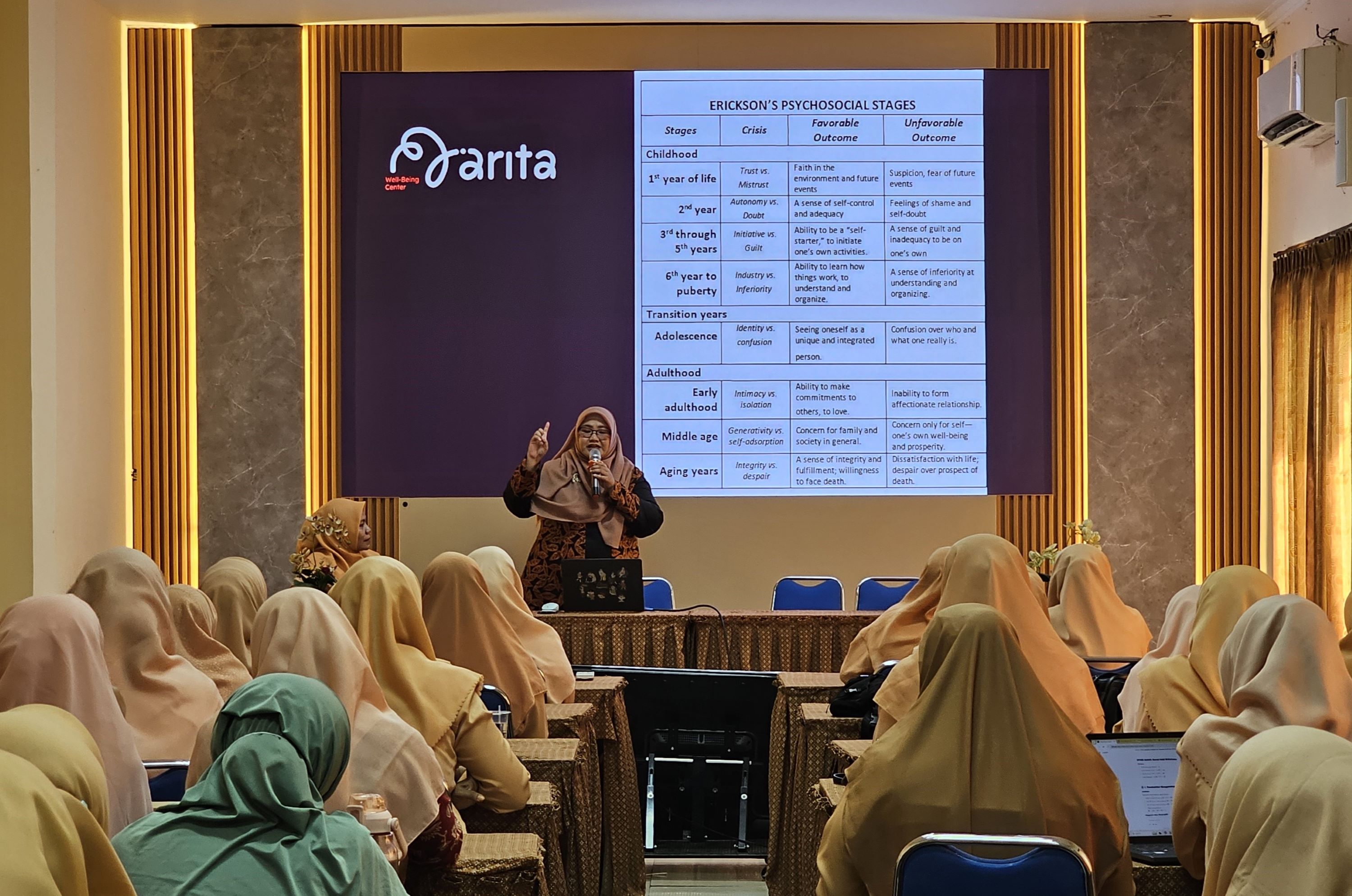 DWP IAIN Madura Dorong Kesadaran Kesehatan Mental Perempuan Lewat Seminar Inspiratif