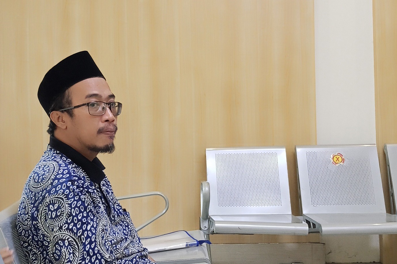 Dialog Guru dan Dosen Bukan di Suatu Senja