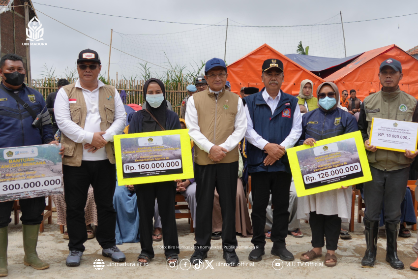 Menag Salurkan Bantuan Rp596 Juta untuk Madrasah, Guru, dan Siswa Terdampak Longsor Cisarua